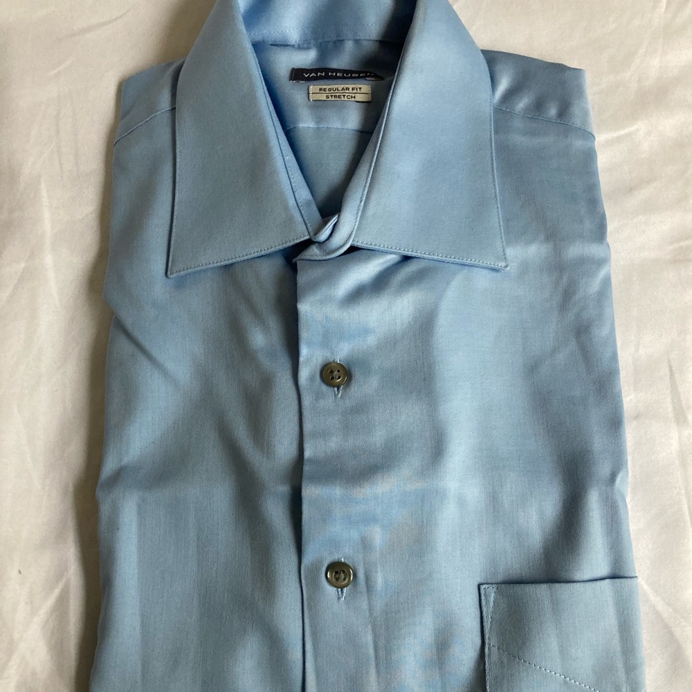 (New) Van Heusen button down baby blue shirt size medium neck 15 length 32-33